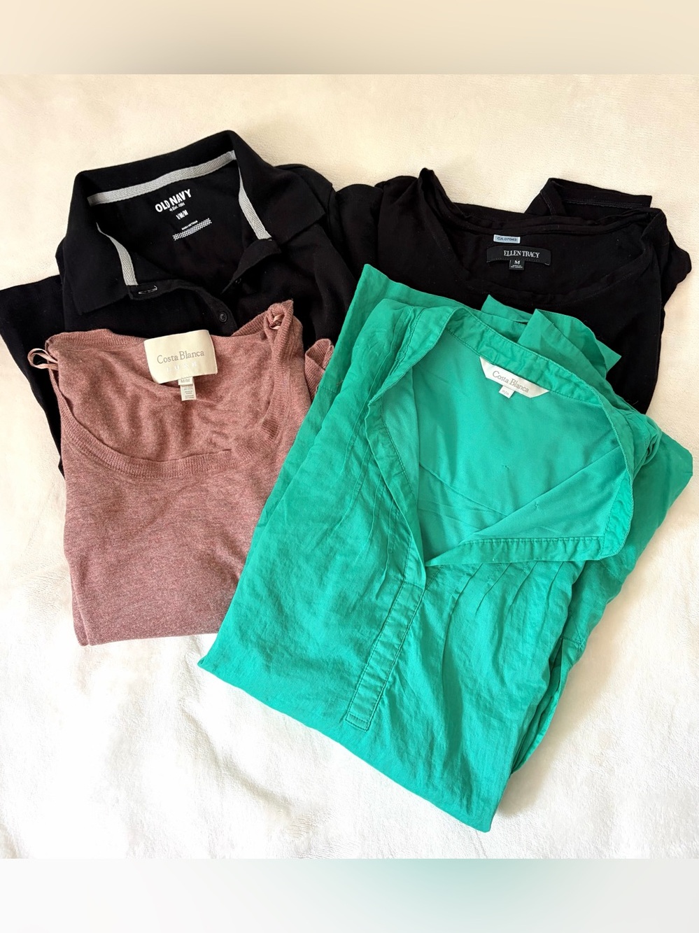 👗 BUNDLE of 4 Lightweight Tops Size M